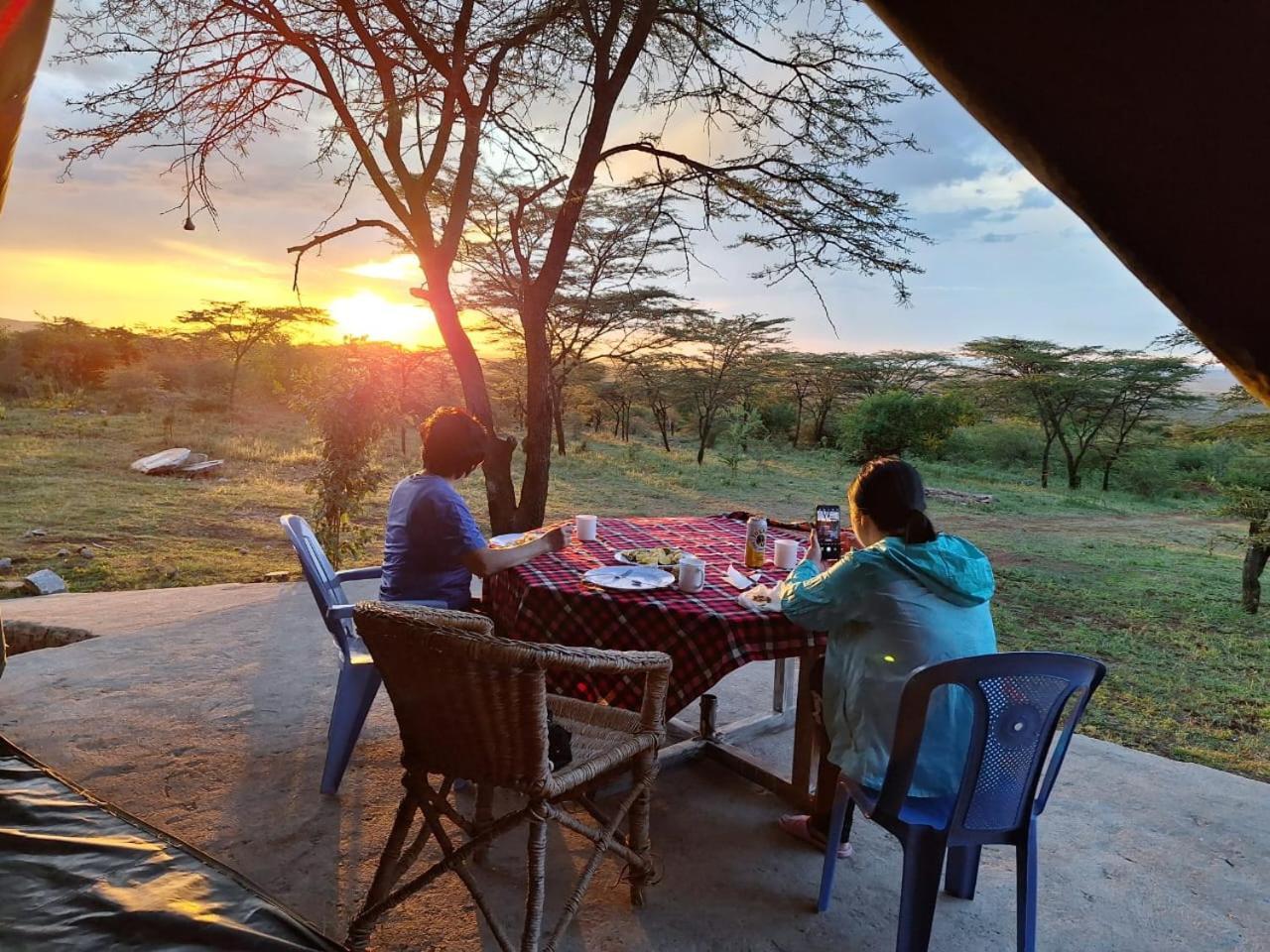 Maasai Mara Safari Camp In Kenya Bed and Breakfast Sekenani Eksteriør billede